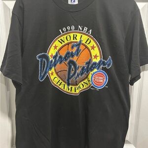 Streetwear Detroit Pistons - 1990 NBA World Champions Logo 7 Tshirt